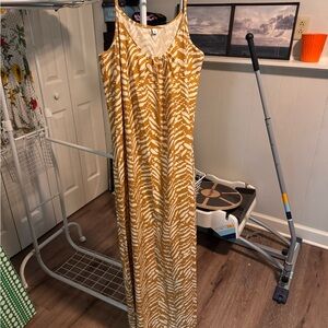 Gold and Black Sleeveless Spaghetti Strap Maxi Sundress